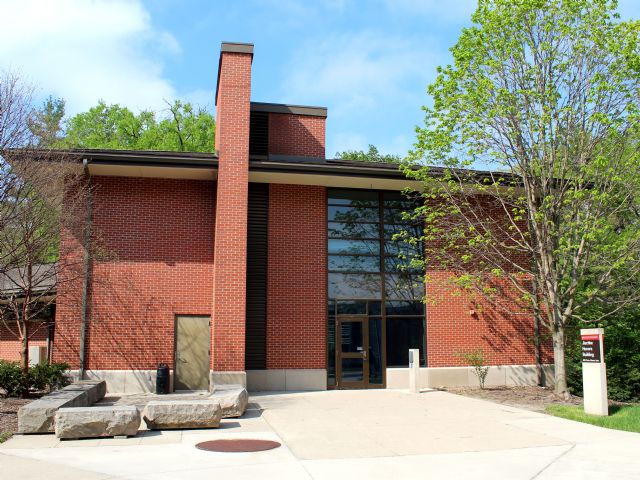 Photo of Jischke Honors Building